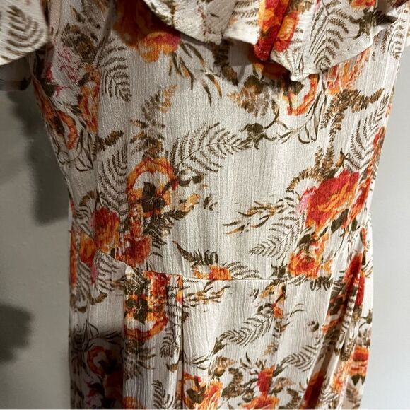 Floral cold shoulder romper - Picture 6 of 15